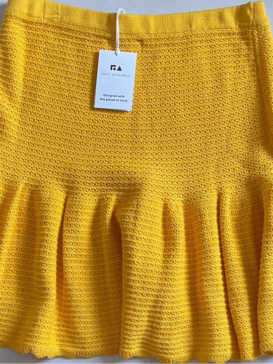 Free Assembly Dresses & Skirts - Free Assembly Yellow Knit Ruffle Hem Skirt